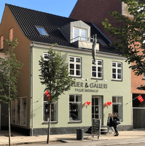 Galleri exteriør gjort klar til web 2 1 297x300 - Galleri-exteriør-gjort-klar-til-web-2